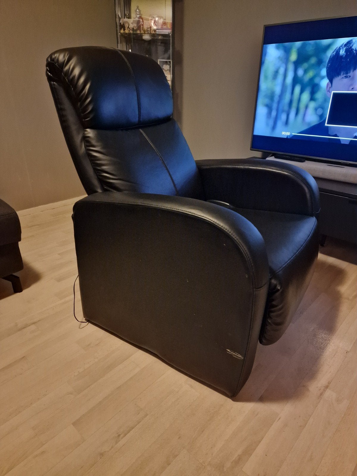 Comfortabele zwarte relaxfauteuil - Zo goed als nieuw, 100 tot 125 cm, Modern, Comfort, Ophalen of Verzenden, Zo goed als nieuw