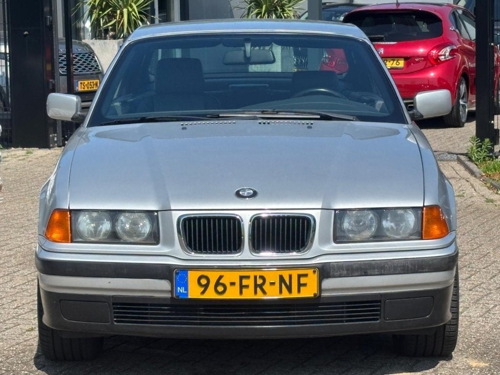 BMW 3 Serie 318i Cabriolet E36 Cabrio Hardtop M-Sport NL Aut, foto 2