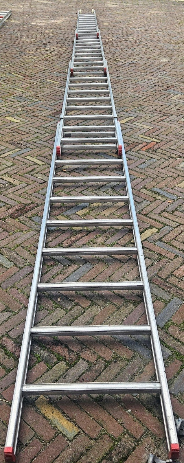 Schuifladder 4x10 sporten, Doe-het-zelf en Verbouw, Ladders en Trappen, Ophalen, Gebruikt, Ladder, Opvouwbaar of Inschuifbaar