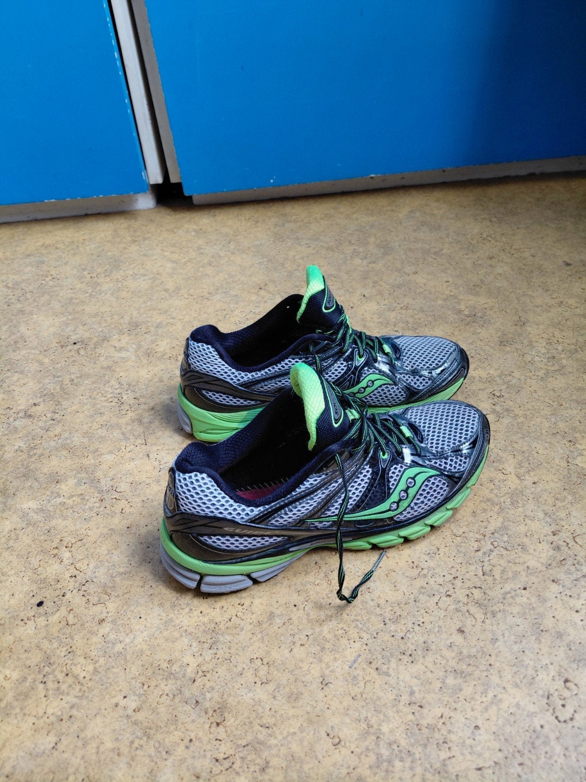 Saucony hardloopschoenen - Zo goed als 43 maat nieuw, Hardloopschoenen, Zo goed als nieuw, Hardlopen, Saucony