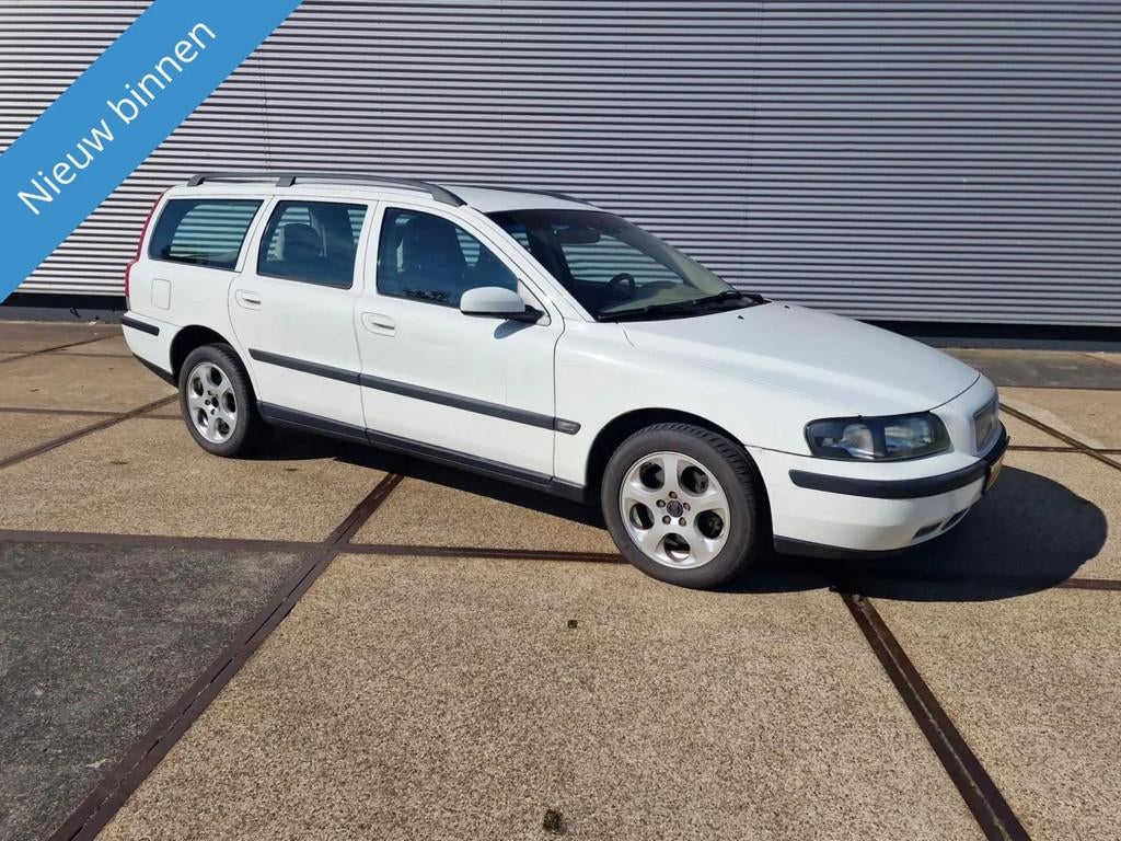 Volvo V70 2.5 T AWD Comfort Line, Auto's, Volvo, Stof, Zwart, Bedrijf, Handgeschakeld