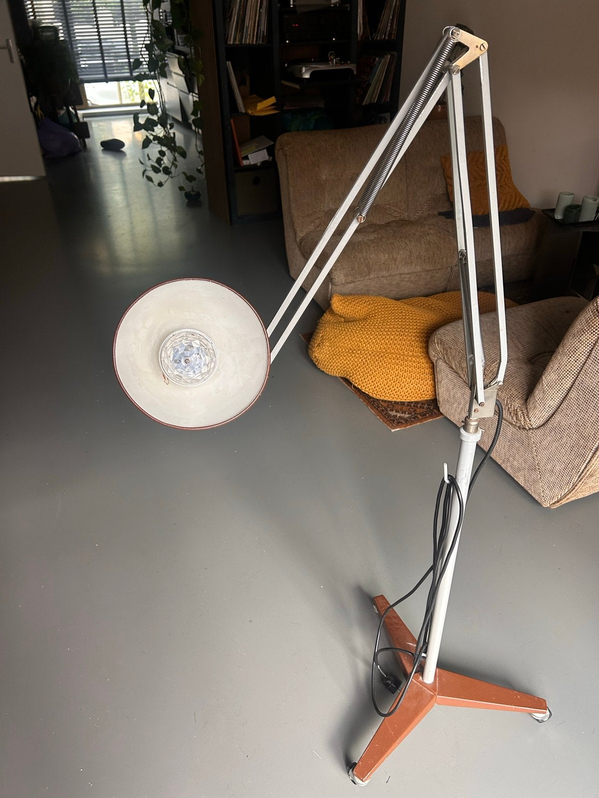 Vintage Hala bureaulamp/vloerlamp met verstelbare arm, Ophalen, Gebruikt, 100 tot 150 cm, E27 (groot)