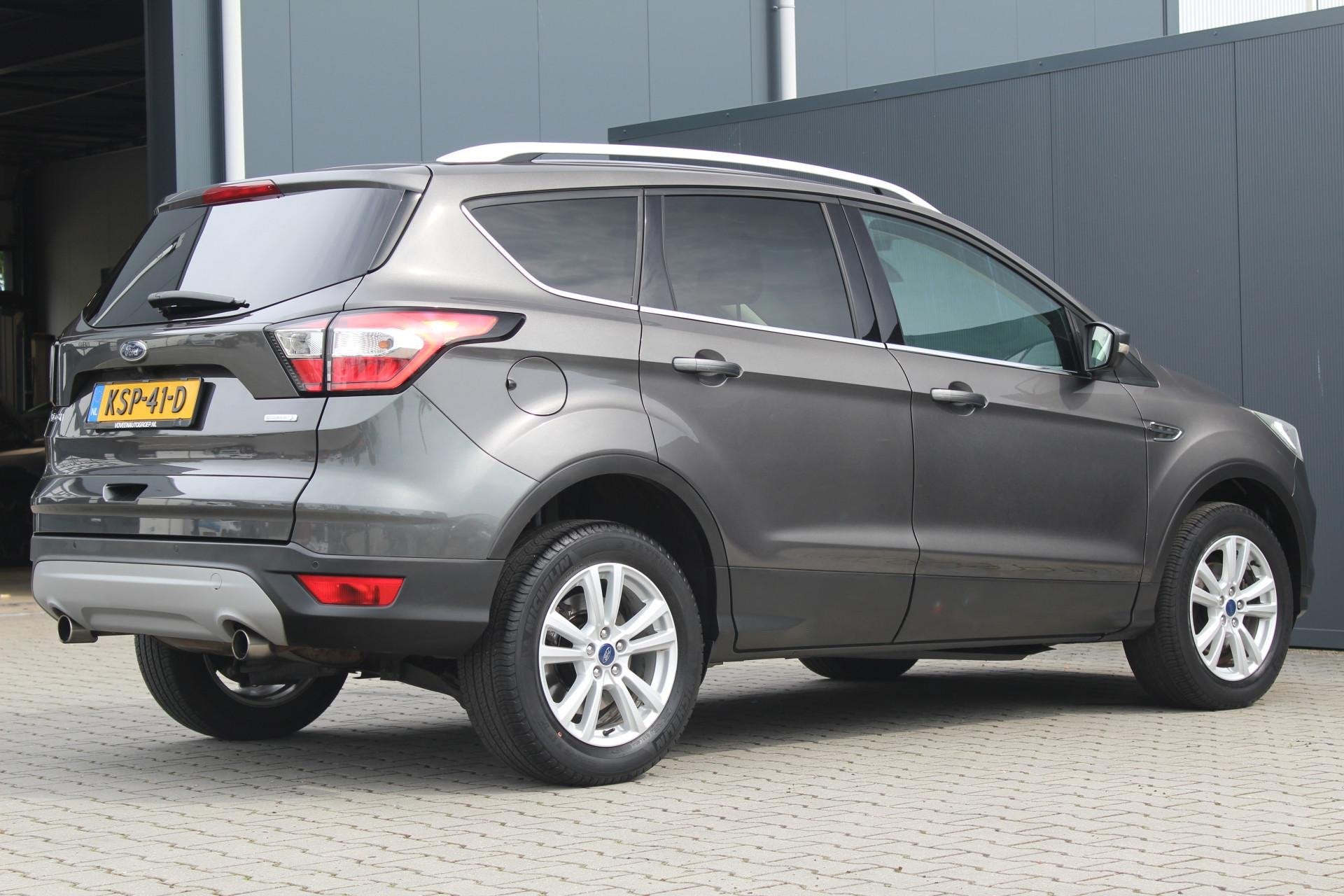 Ford Kuga 1.5 Titanium | Incl. 12 maanden garantie | Voorsto, Stof, Euro 6, 4 cilinders, Bedrijf