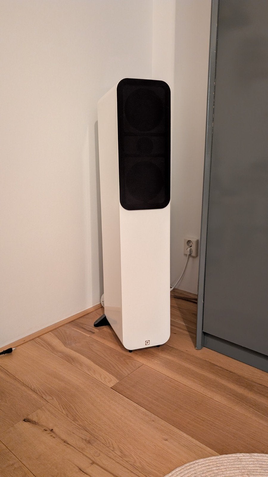 QACOUSTICS 3050 luidsprekers wit (set in zeer goede staat)