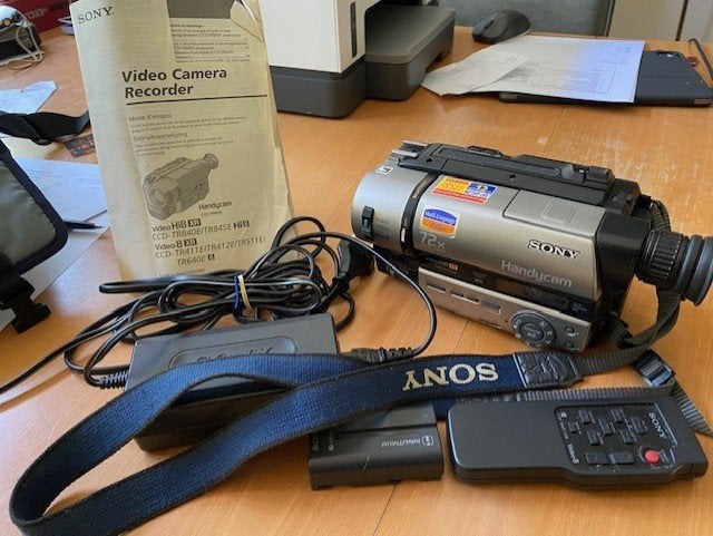 Sony Handycam CCD-TR840E, Audio, Tv en Foto, Videocamera's Digitaal, Ophalen, Zo goed als nieuw, 8 tot 20x, Sony