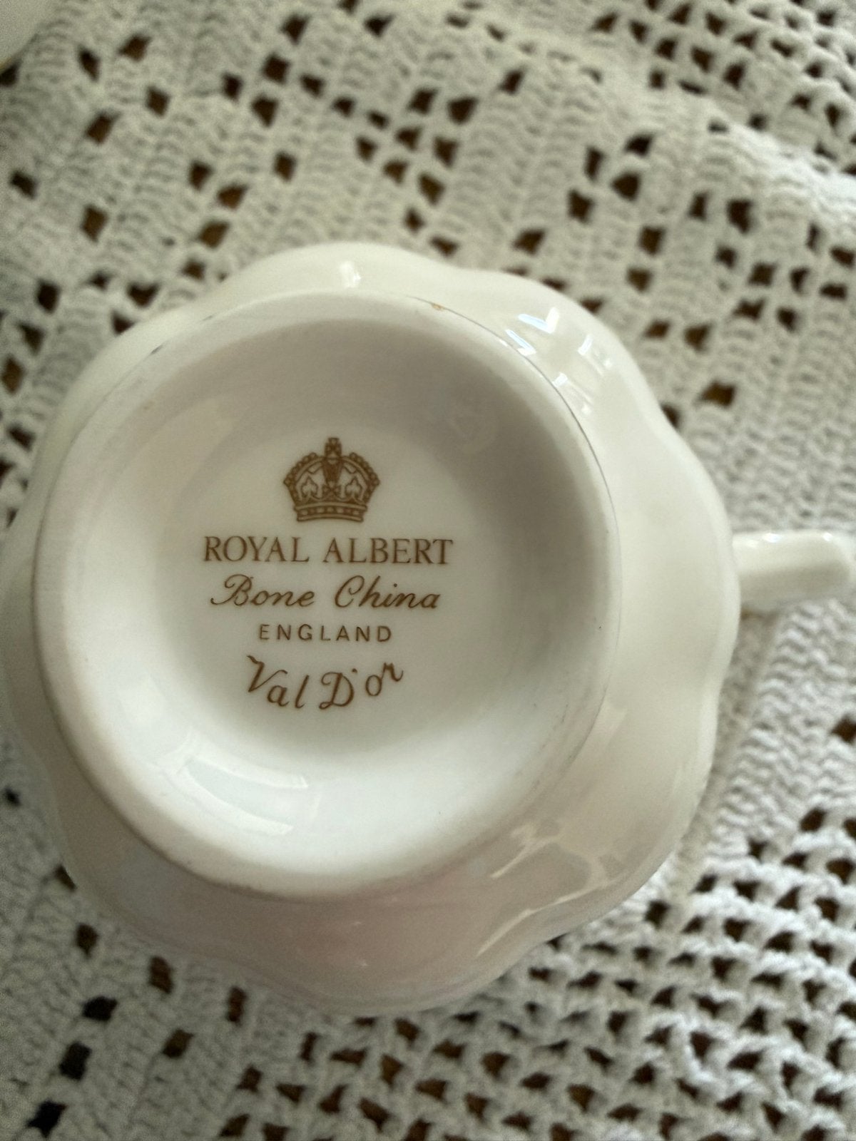 Royal Albert Val D'Or theekopjes, koffiekopjes en gebaksbord, Ophalen of Verzenden