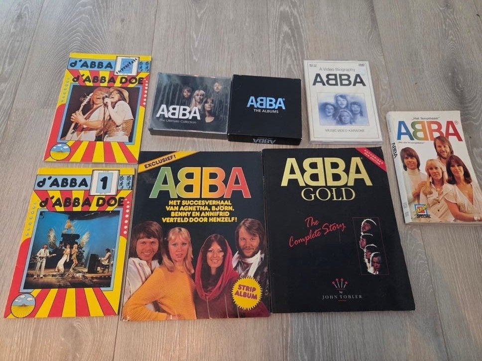 Abba - Kleine verzameling oa cd + boeken + karaoke, Ophalen of Verzenden, Gebruikt, Boek, Tijdschrift of Artikel