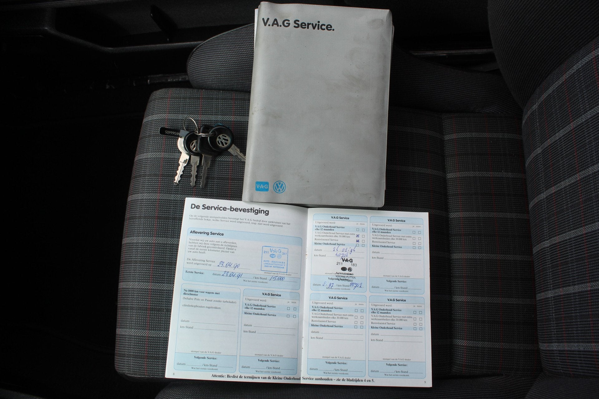 Volkswagen Golf 1.8 GTI Orig NL!Nieuwe APK 15-07-2027! incl, Auto's, Oldtimers, Voorwielaandrijving, Stof, Zwart, Volkswagen