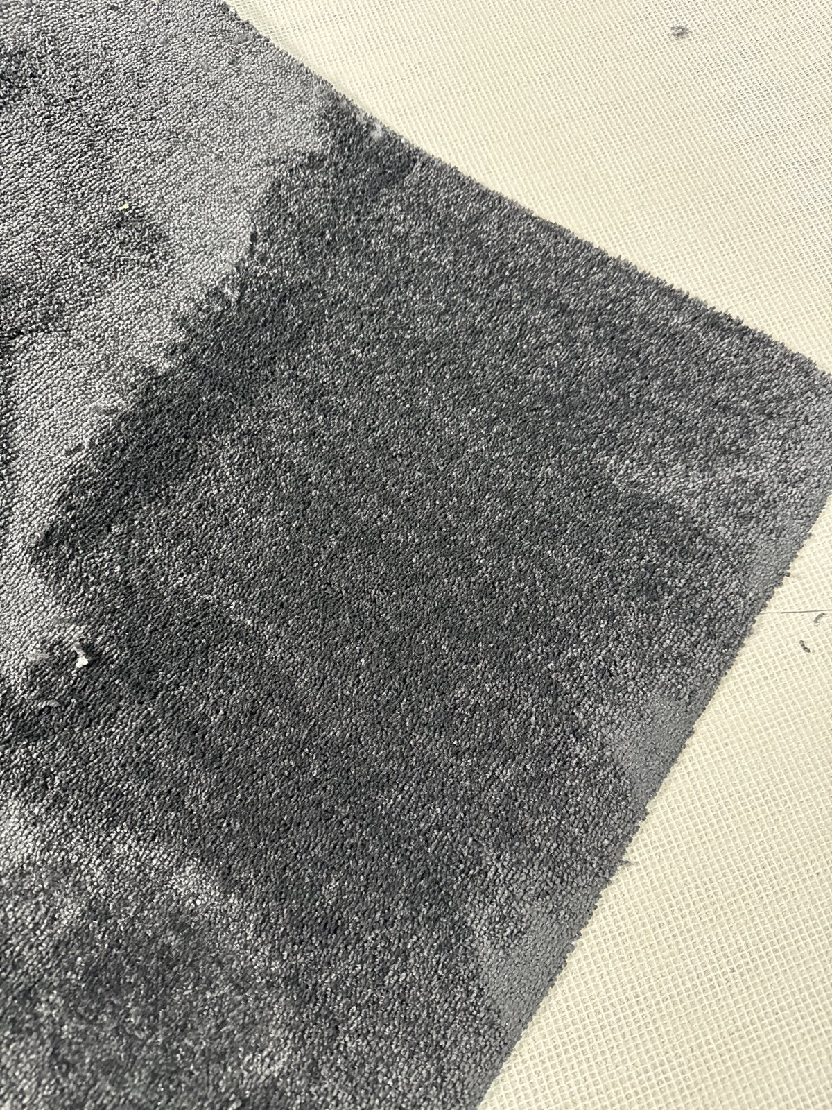 Coupon antraciet tapijt 6,40x4m, Nieuw, Op=op, Ophalen of Verzenden, Tapijt