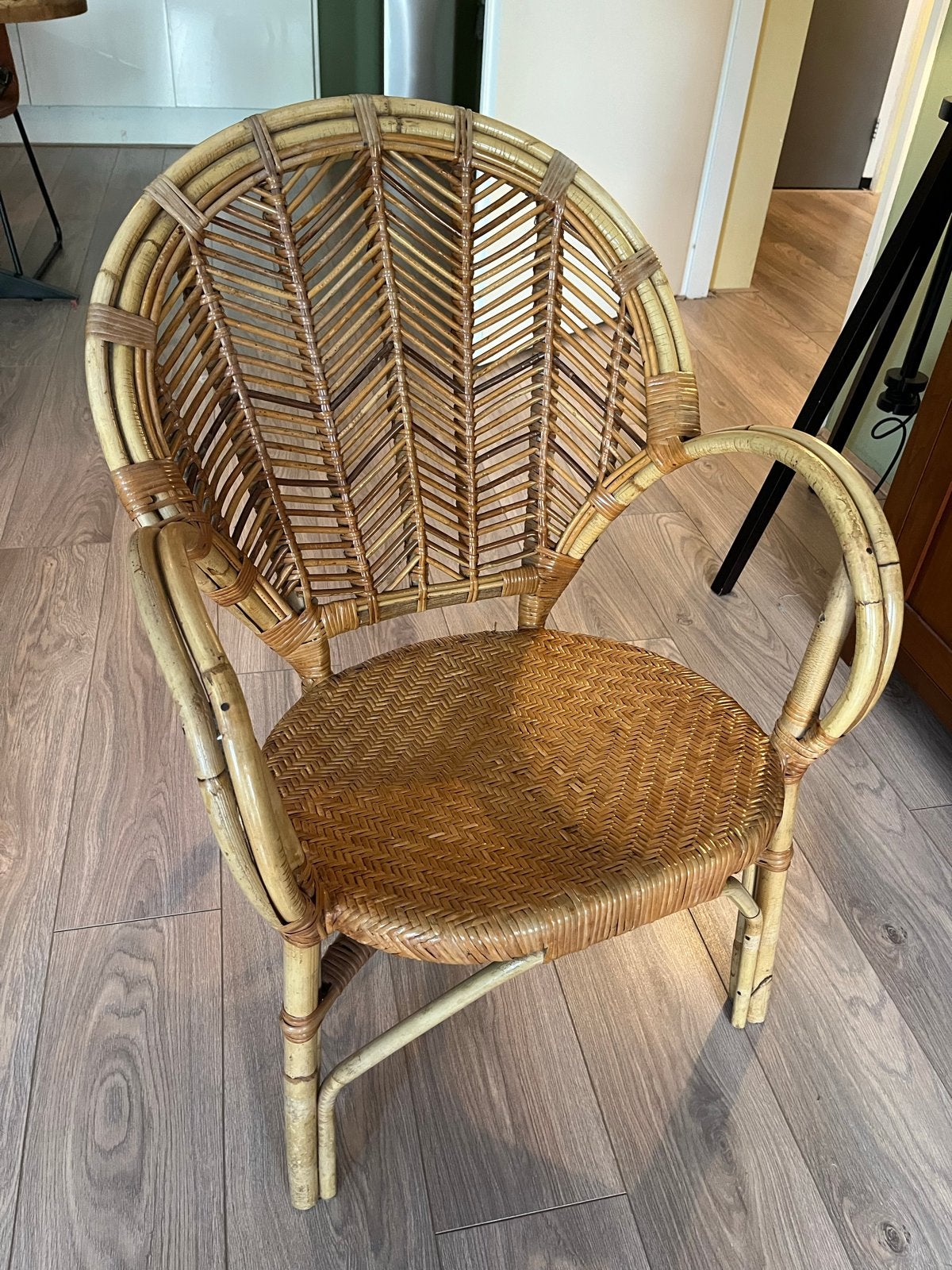 Vintage rotan stoel, Huis en Inrichting, Ophalen, Gebruikt, Bruin, Riet of Rotan