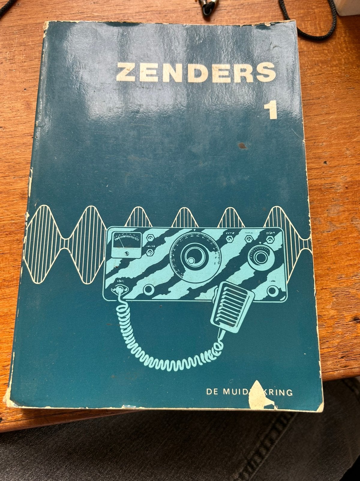 Boek Zenders 1, Ophalen of Verzenden, Zender