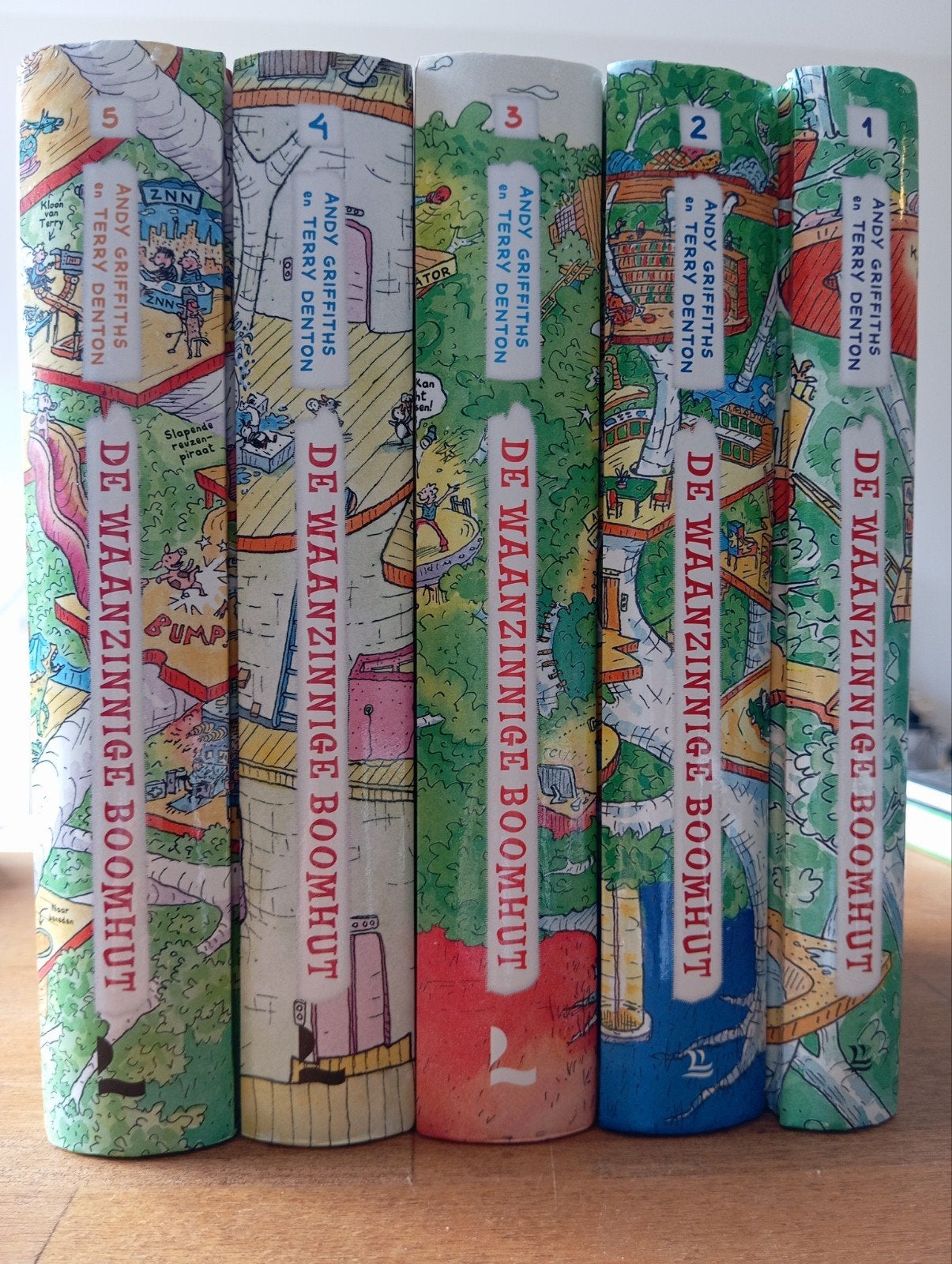 De Waanzinnige Boomhut serie (deel 1 t/m 5), Boeken, Ophalen of Verzenden, Gelezen, Andy Griffiths en Terry Denton, Fictie