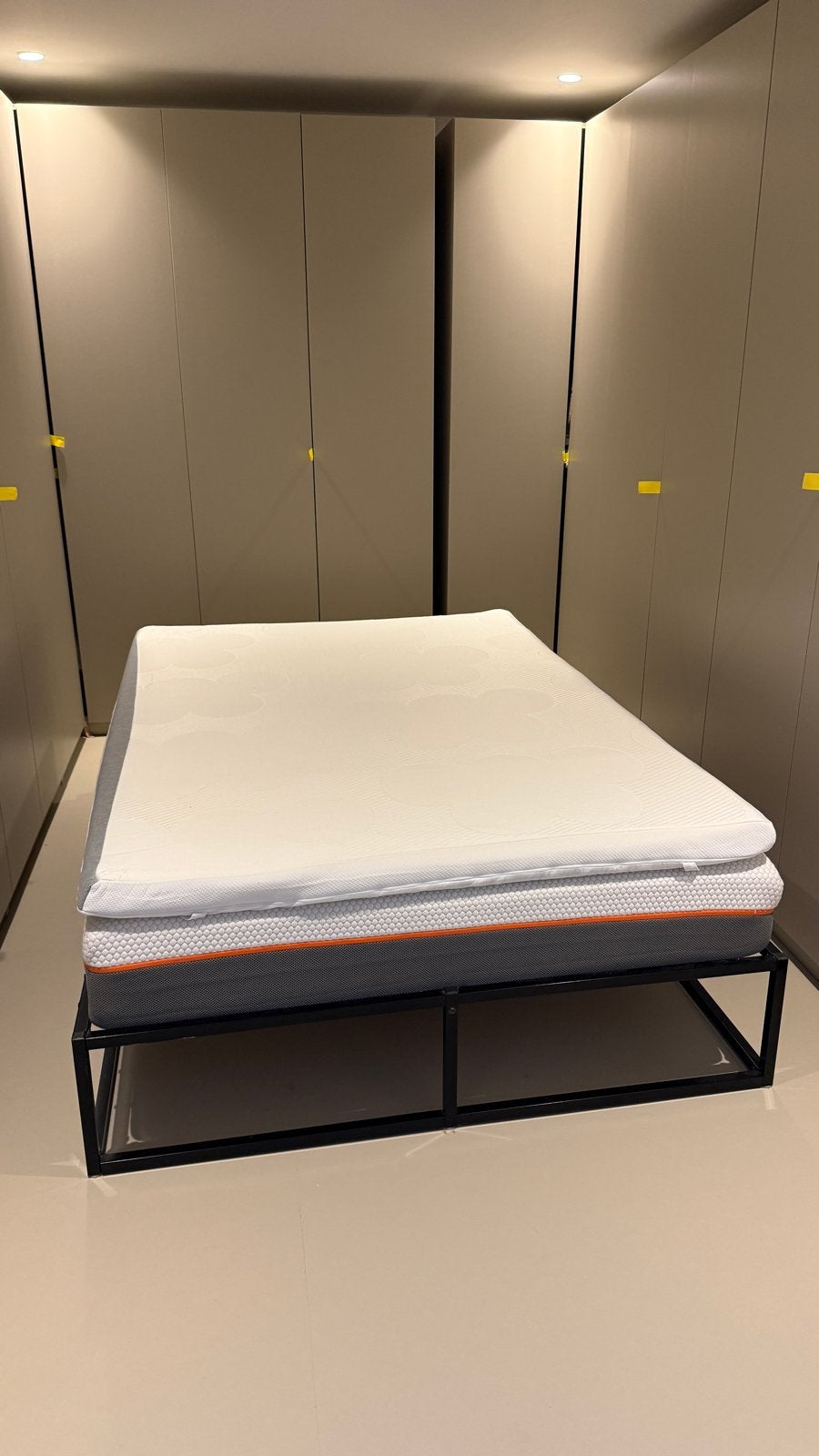 Zo goed als nieuw: Bed/Logeerbed 140x200 + Matras & Topper, Ophalen, 140 cm, Zo goed als nieuw, Twijfelaar