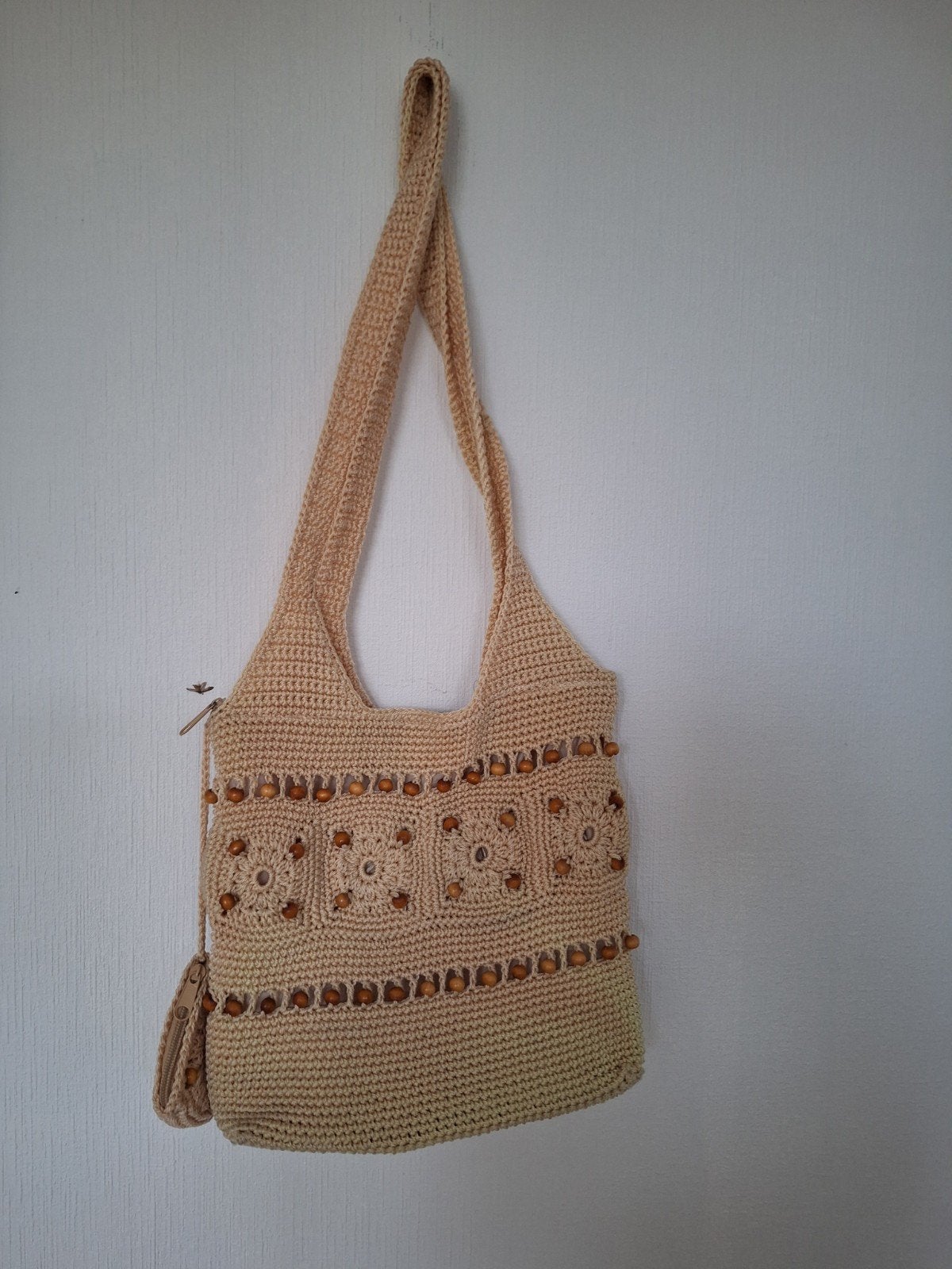 Gehaakte Schoudertas met Houten Kralen en Portemonnee, Ophalen of Verzenden, Zo goed als nieuw, Beige, Schoudertasje