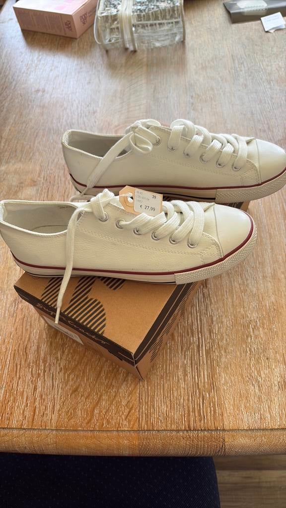 Schoenen van Super Cracks maat 39, Ophalen of Verzenden, Zo goed als nieuw, Wit, Sneakers of Gympen