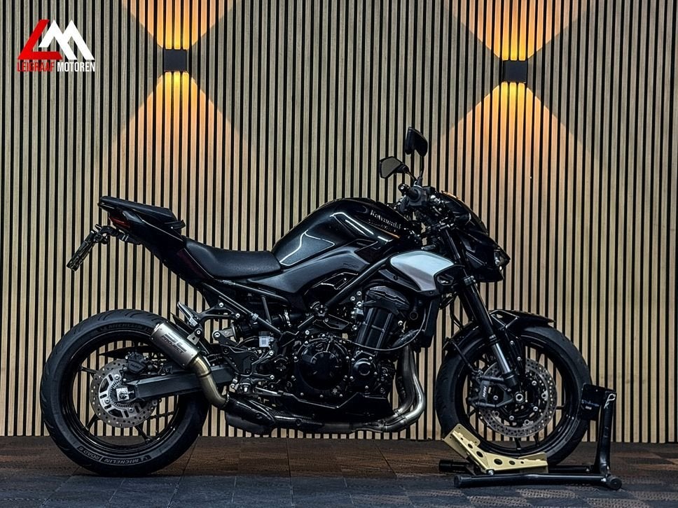 KAWASAKI Z900 PERFORMANCE - Sc project - Quickshifter - TFT, 4 cilinders, 948 cc, Bedrijf, Onbekend
