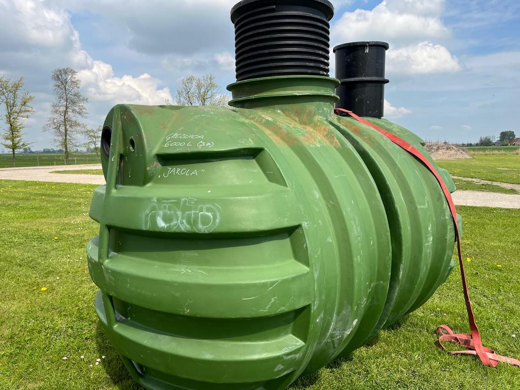 Septictank 6000 liter, Ophalen, Zo goed als nieuw, Pvc, 80 mm of meer