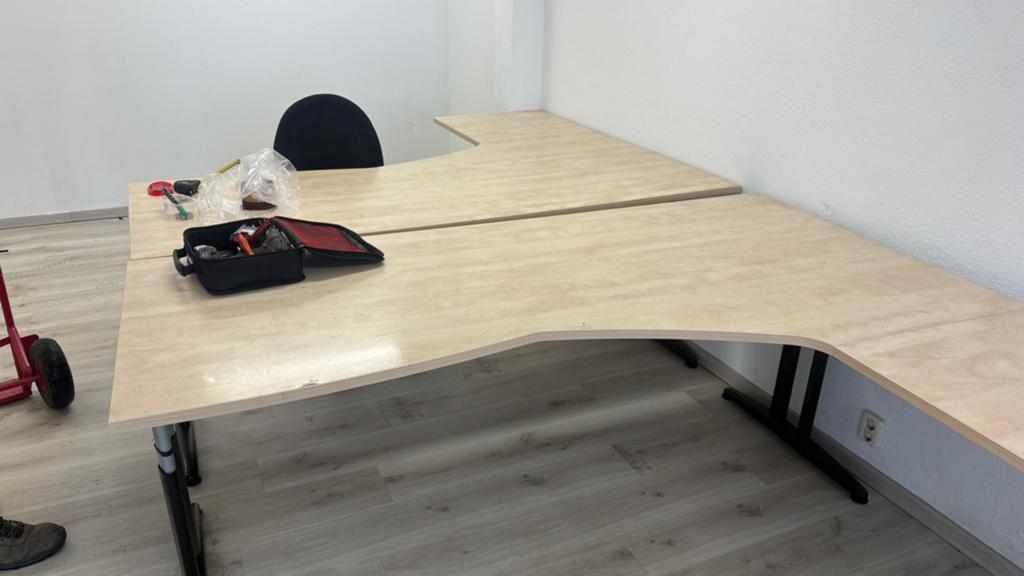 Hoek bureau, Ophalen, Gebruikt, 120 cm, Hoekbureau