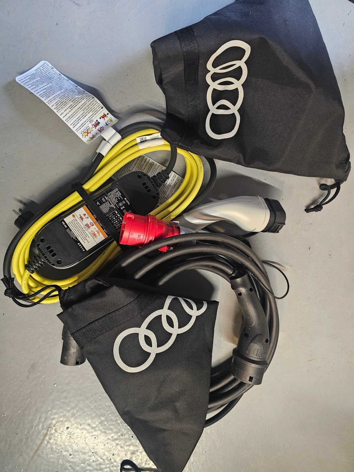 Audi e-tron laadkabel set (Mode 2 en Mode 3), Ophalen of Verzenden, Gebruikt, Audi