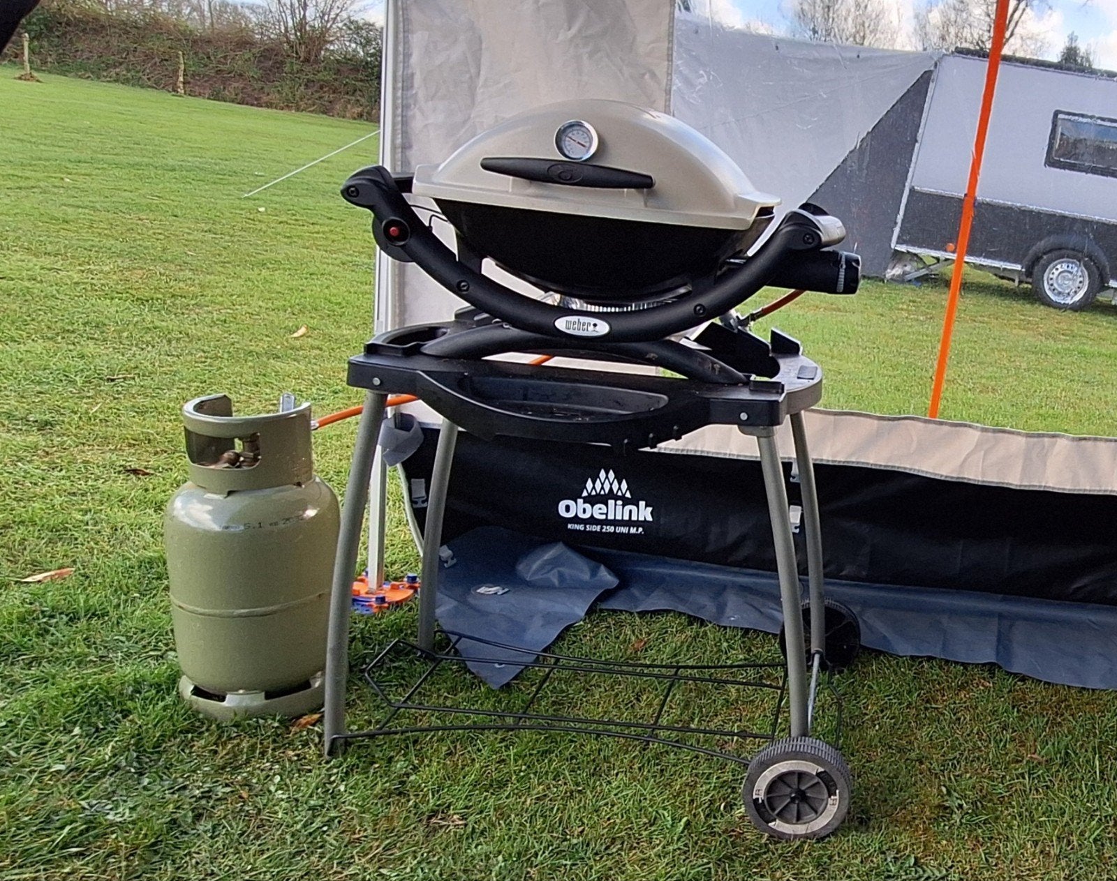 Weber Q1000 gasbarbecue met onderstel,grillplaat,hoes., Ophalen, Gebruikt, Weber