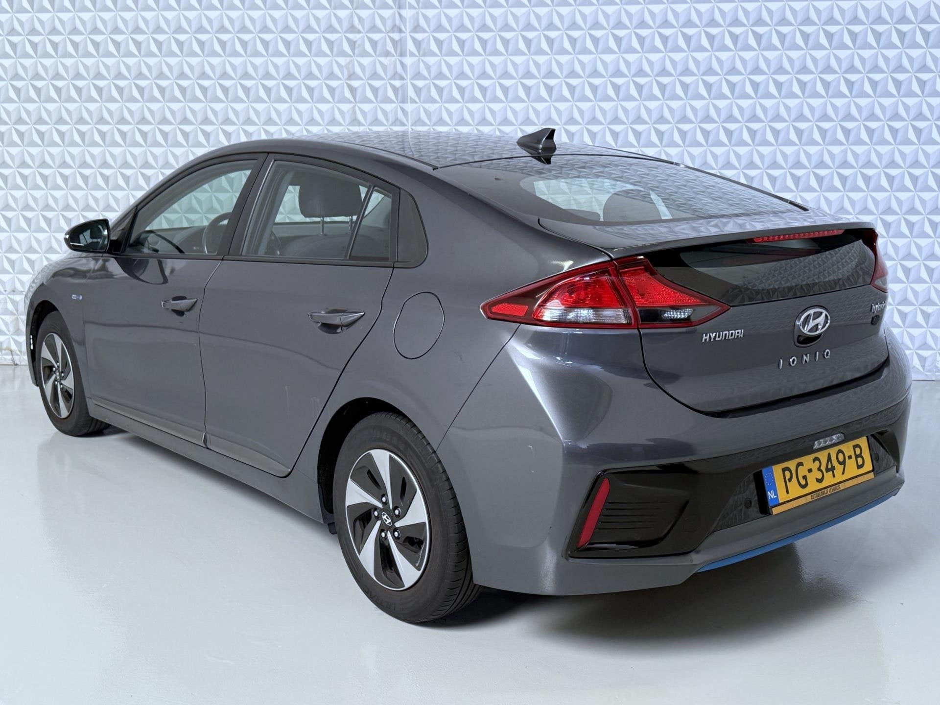 Hyundai IONIQ 1.6 GDi Hybrid - MET MOOI WERK! LEES ADVERTENT, Auto's, 1345 kg, Gebruikt, Euro 6, Origineel Nederlands