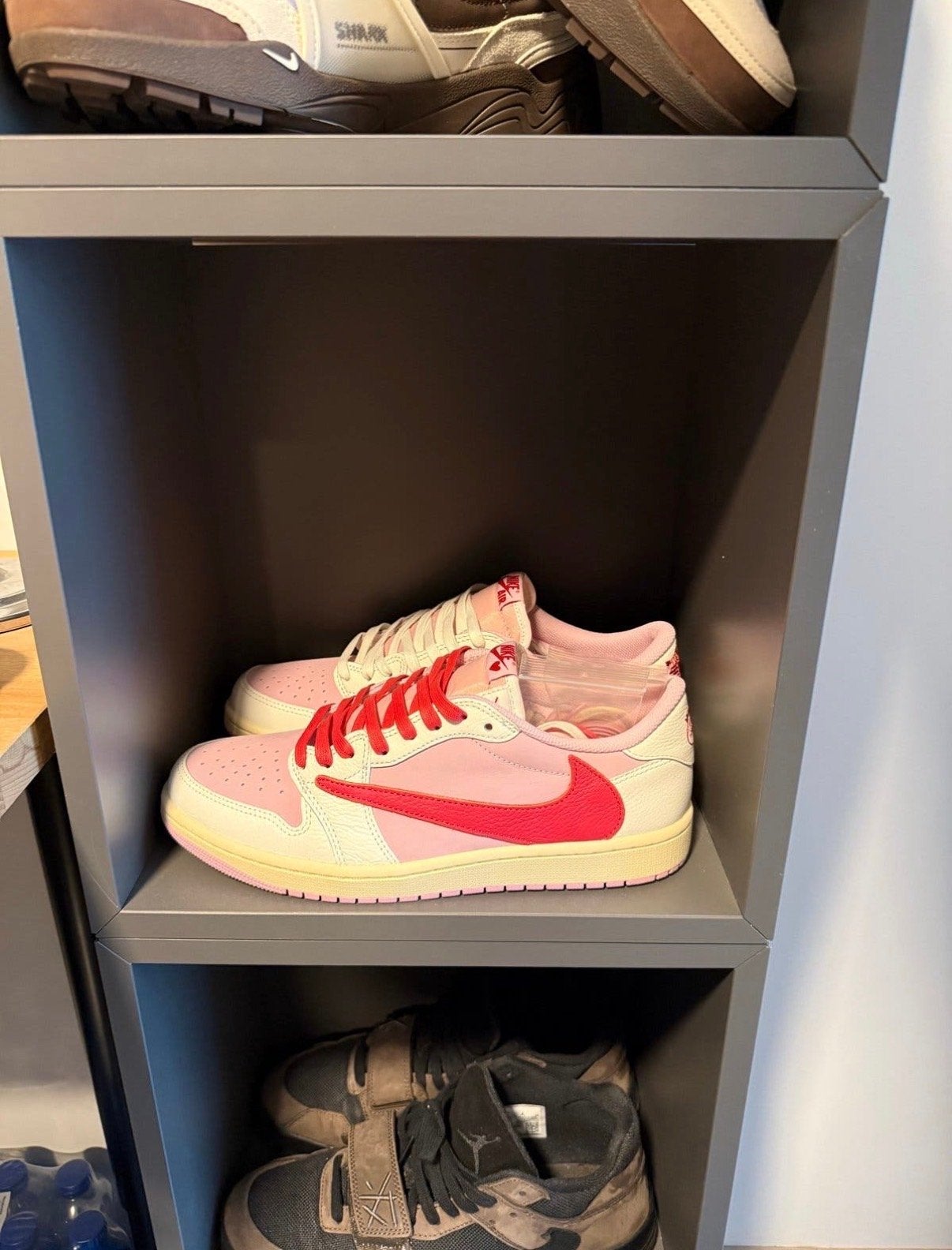 Nike Air Jordan 1 Low Travis Scott x Tropical Pink, Ophalen of Verzenden, Nieuw, Overige kleuren, Sneakers of Gympen