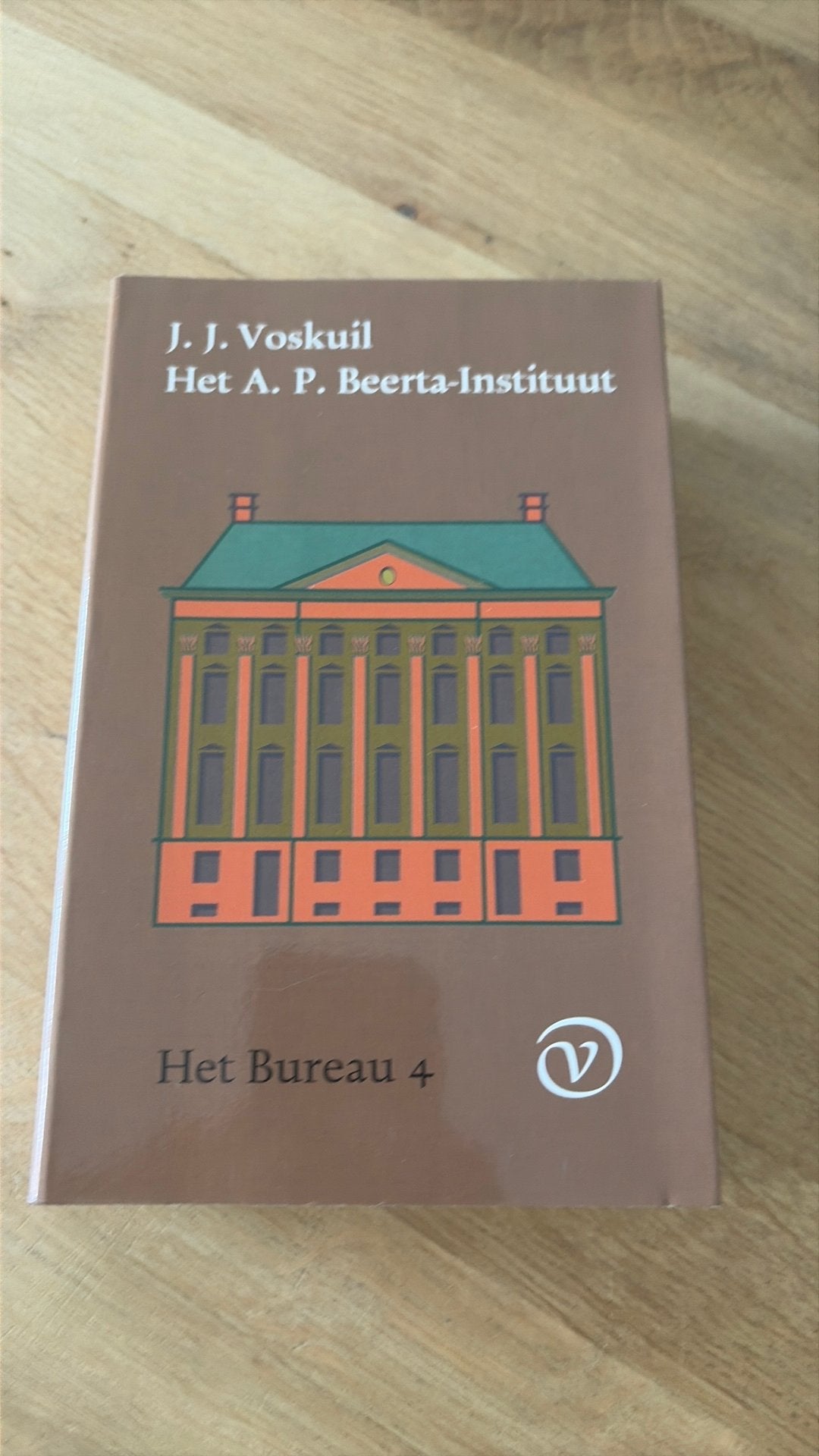 Het A.P. Beerta-Instituut; Het Bureau 4 - J.J. Voskuil, Boeken, Ophalen of Verzenden, Nederland, Zo goed als nieuw, J.J. Voskuil