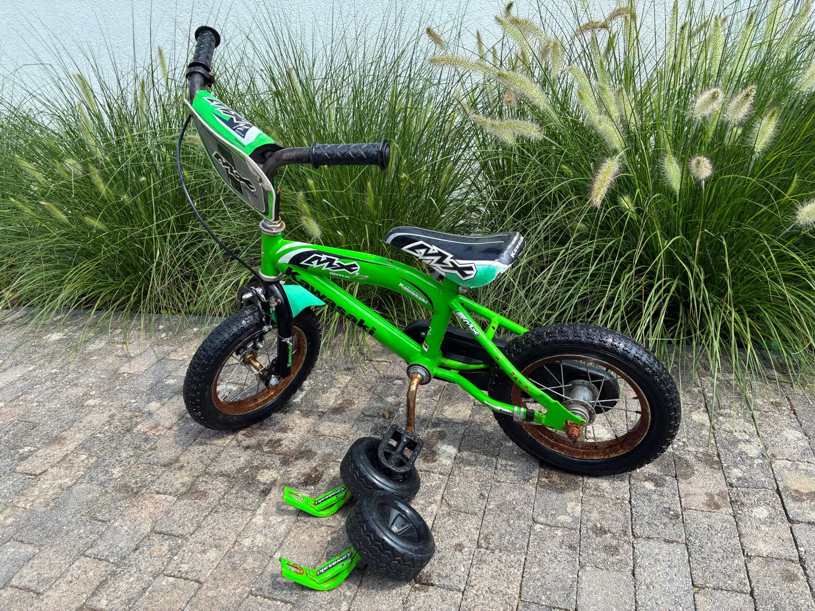 Kawasaki loopfiets 12 inch - Leerfiets voor jonge avonturier, Fietsen en Brommers, Fietsen | Kinderfietsjes, Ophalen, Zijwieltjes