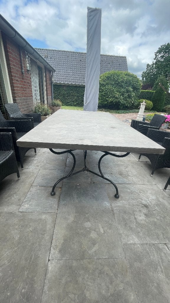Zware natuurstenen tafel (met ijzeren onderstel), Ophalen, Gebruikt, Rechthoekig, Overige materialen