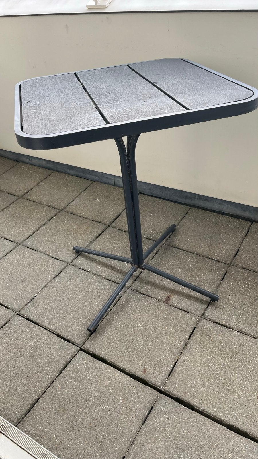 Compacte tafel voor balkon of terras, Ophalen, Gebruikt, Vierkant, Metaal
