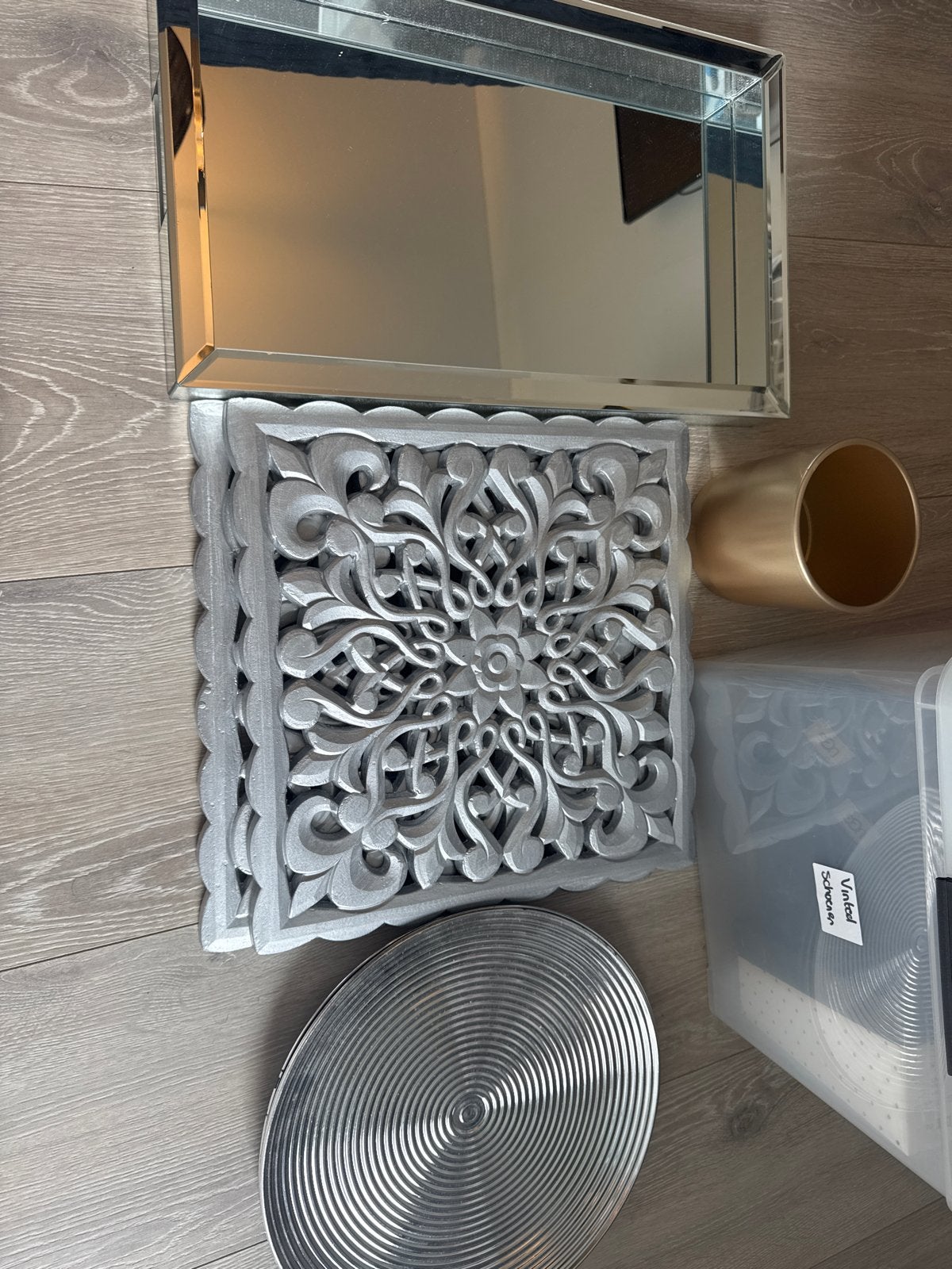 Gratis: Zara spiegel, vaasje, wandpanelen en dienbladen, Ophalen, Gebruikt, Zilver, Metaal