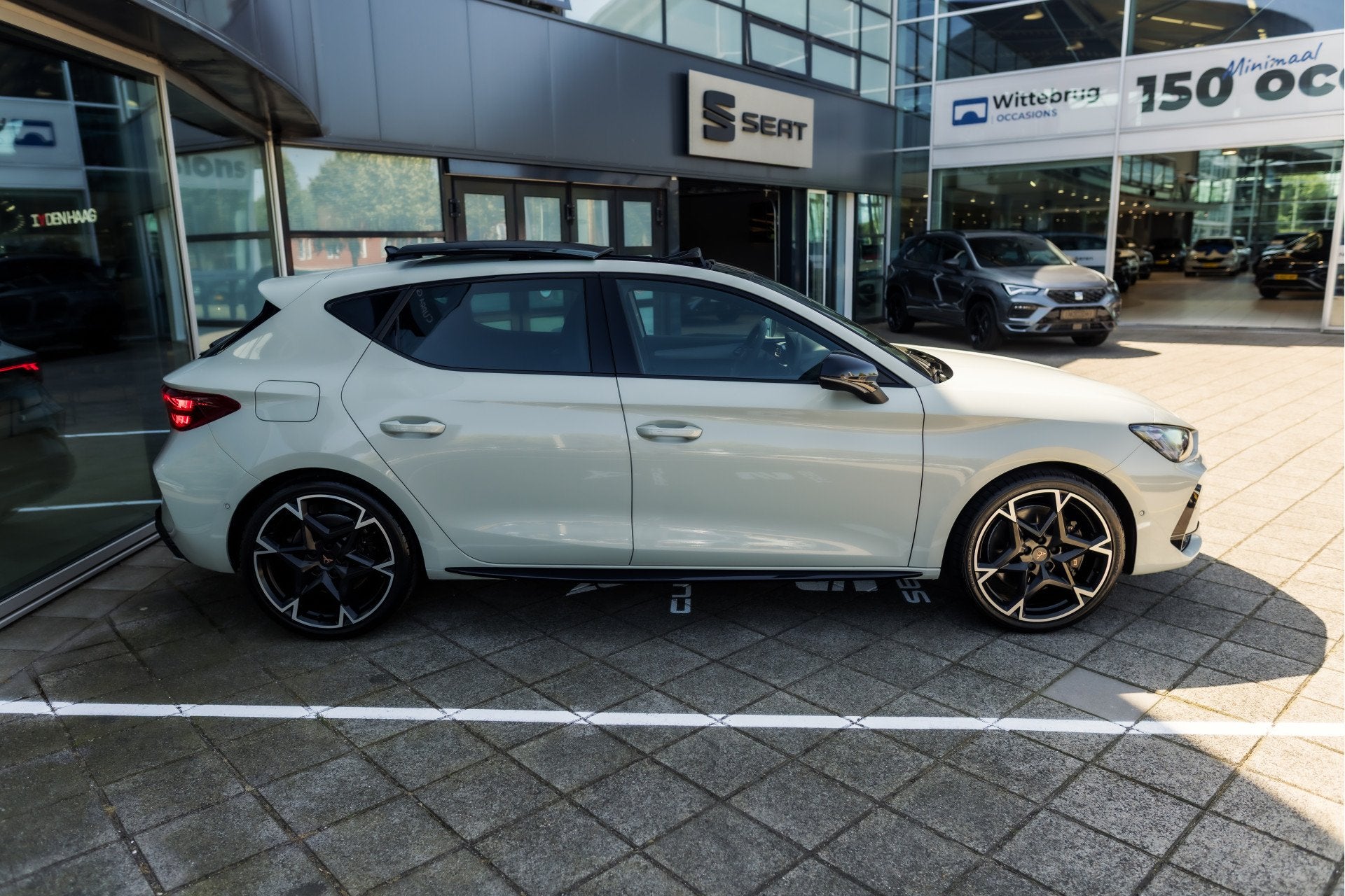 Foto 13 van CUPRA Leon 1.5 TSI e-Hybrid VZ Performance €4500,- voordee