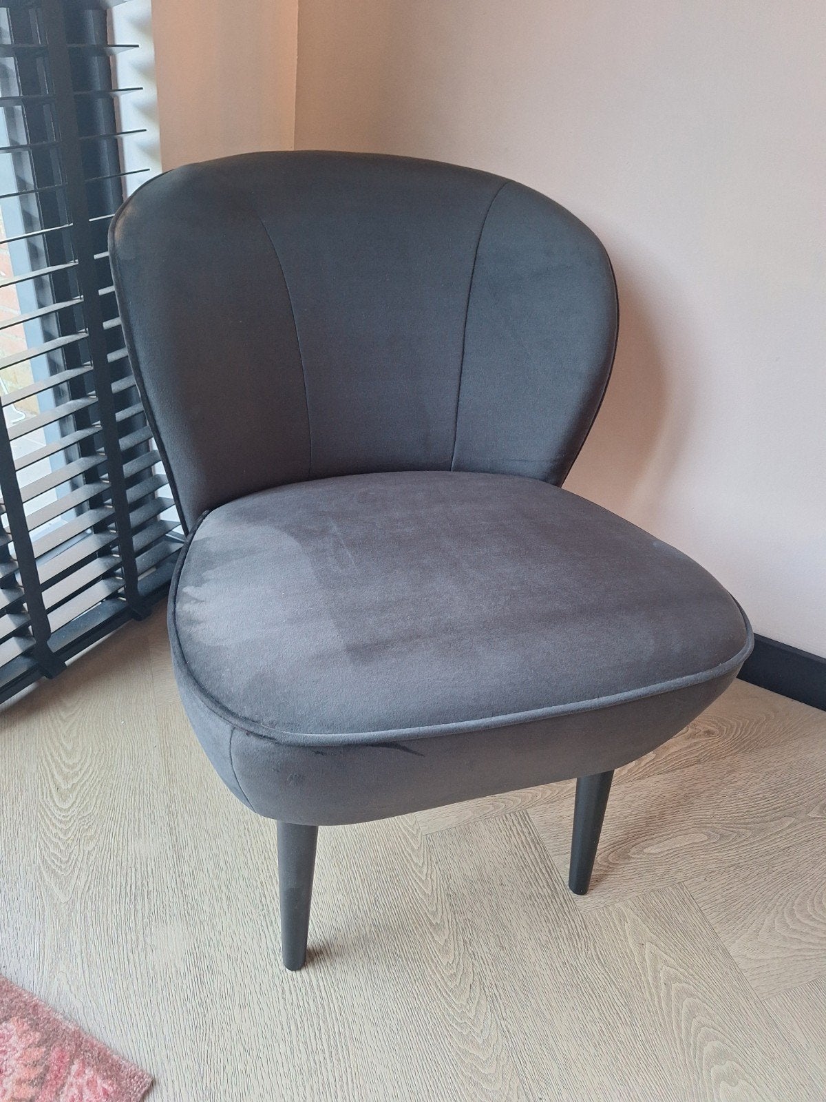 WOOOD fauteuil Sara fluweel antraciet (Karwei), Ophalen, Zo goed als nieuw, Stof