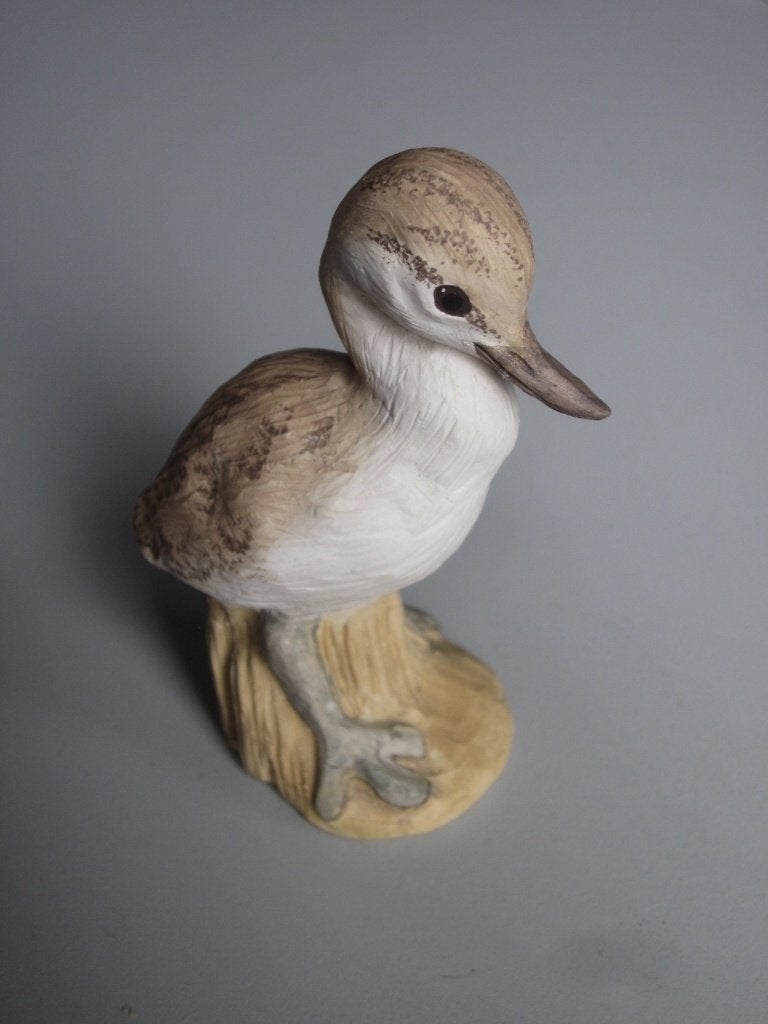 Decoratief beeldje van een jonge vogel - jonge kluut, Verzamelen, Verzenden, Zo goed als nieuw, Dier