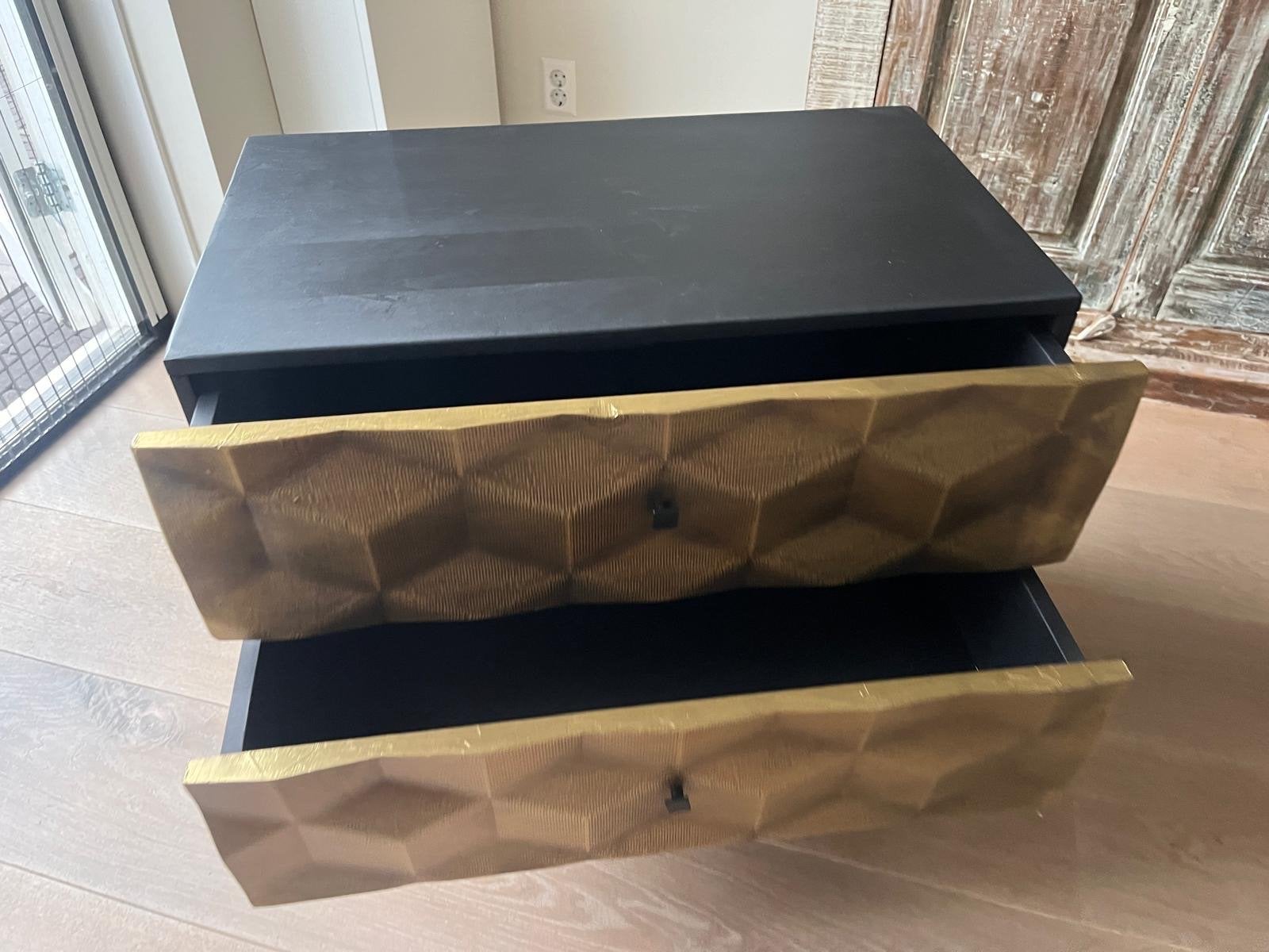 Kastje met 2 lades - Zwart met goudkleurige fronten
