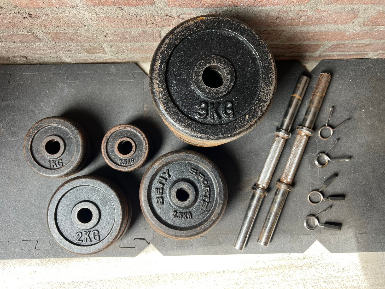Oldschool dumbellset 60 KG gietijzer - inclusief sluiters, Sport en Fitness, Fitnessmaterialen, Ophalen, Gebruikt, Dumbbell