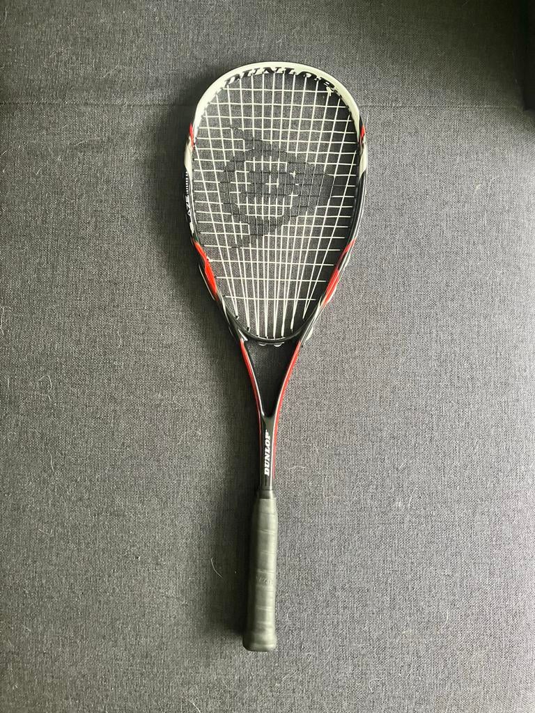 Dunlop Squash Racket met Hoes - Zo goed als nieuw, Sport en Fitness, Squash, Ophalen, Zo goed als nieuw, Racket, Met hoes