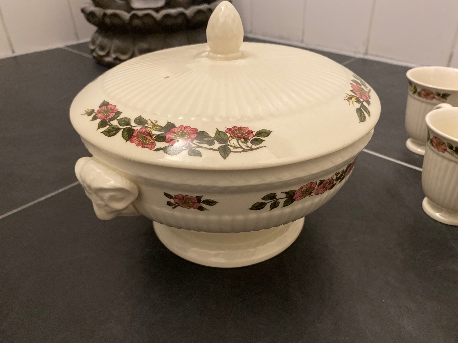 Schaal wedgwood + 5 kommetjes, Ophalen