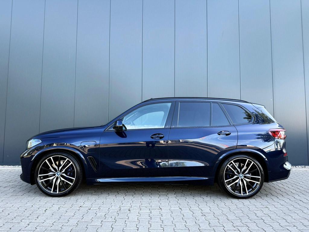 BMW X5 xDrive45e M-sport B&W / M-seats / Pano / Tr.hk, Auto's, BMW, Automaat, Gebruikt, 394 pk, Vierwielaandrijving