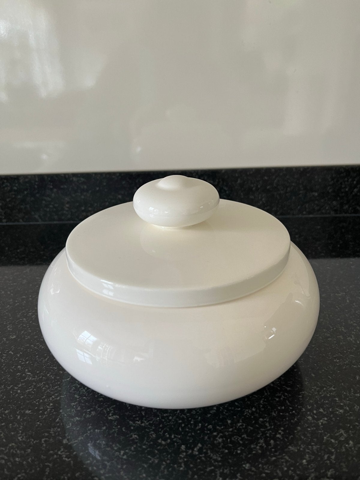 Witte koekdoos met deksel, Antiek en Kunst, Ophalen of Verzenden