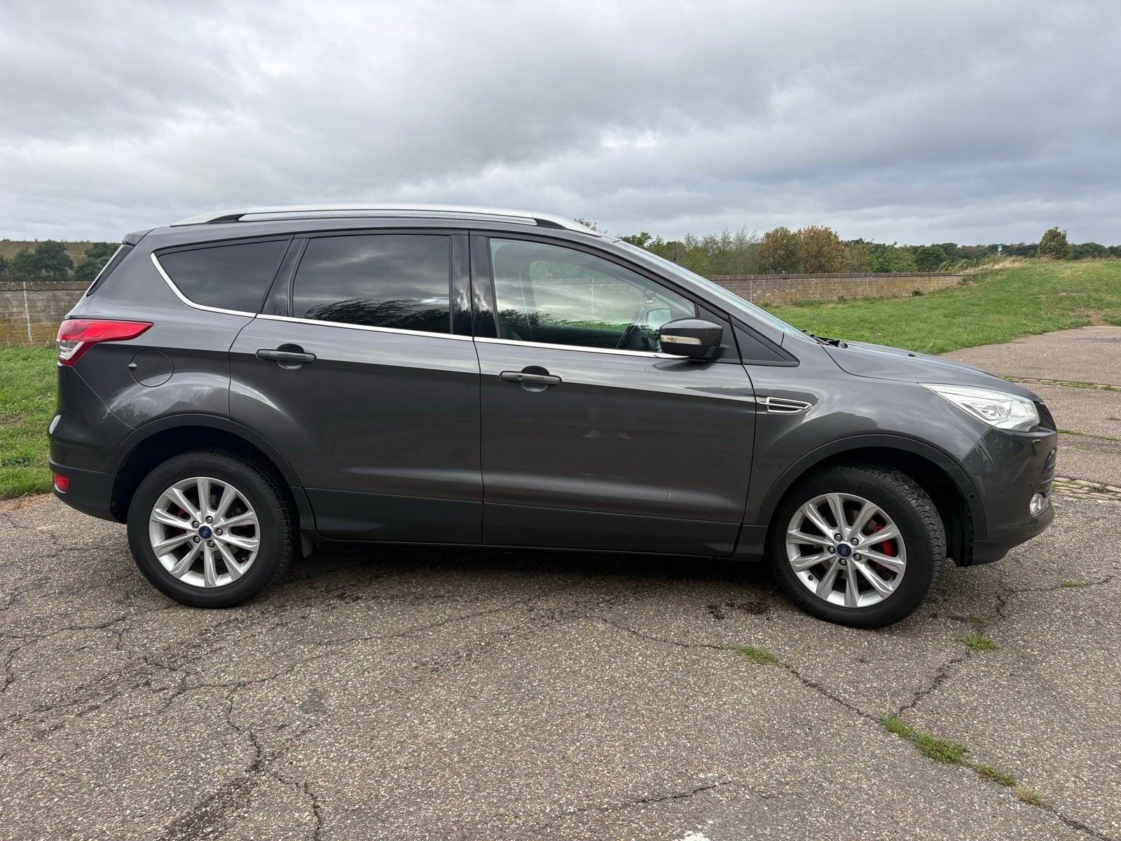 Ford Kuga2015| Camera | Keyless| Trekhaak | elec. Achterklep, Ophalen, Zo goed als nieuw