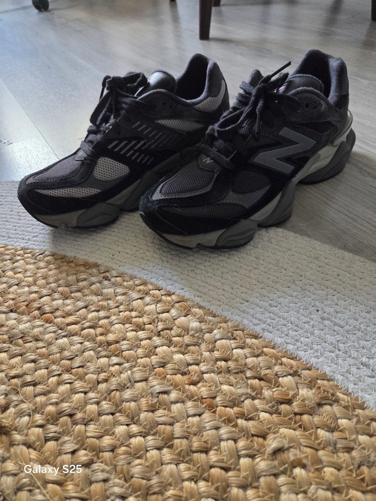 Newbalance 9060 schoenen maat 41,5, Ophalen, Zo goed als nieuw, Zwart