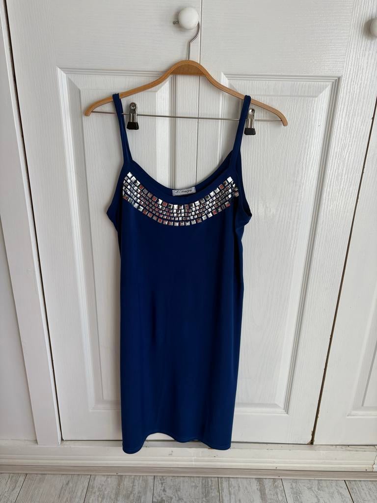Donkerblauwe tuniek met zilveren studs, Verzenden, Zo goed als nieuw, Maat 42/44 (L), Blauw