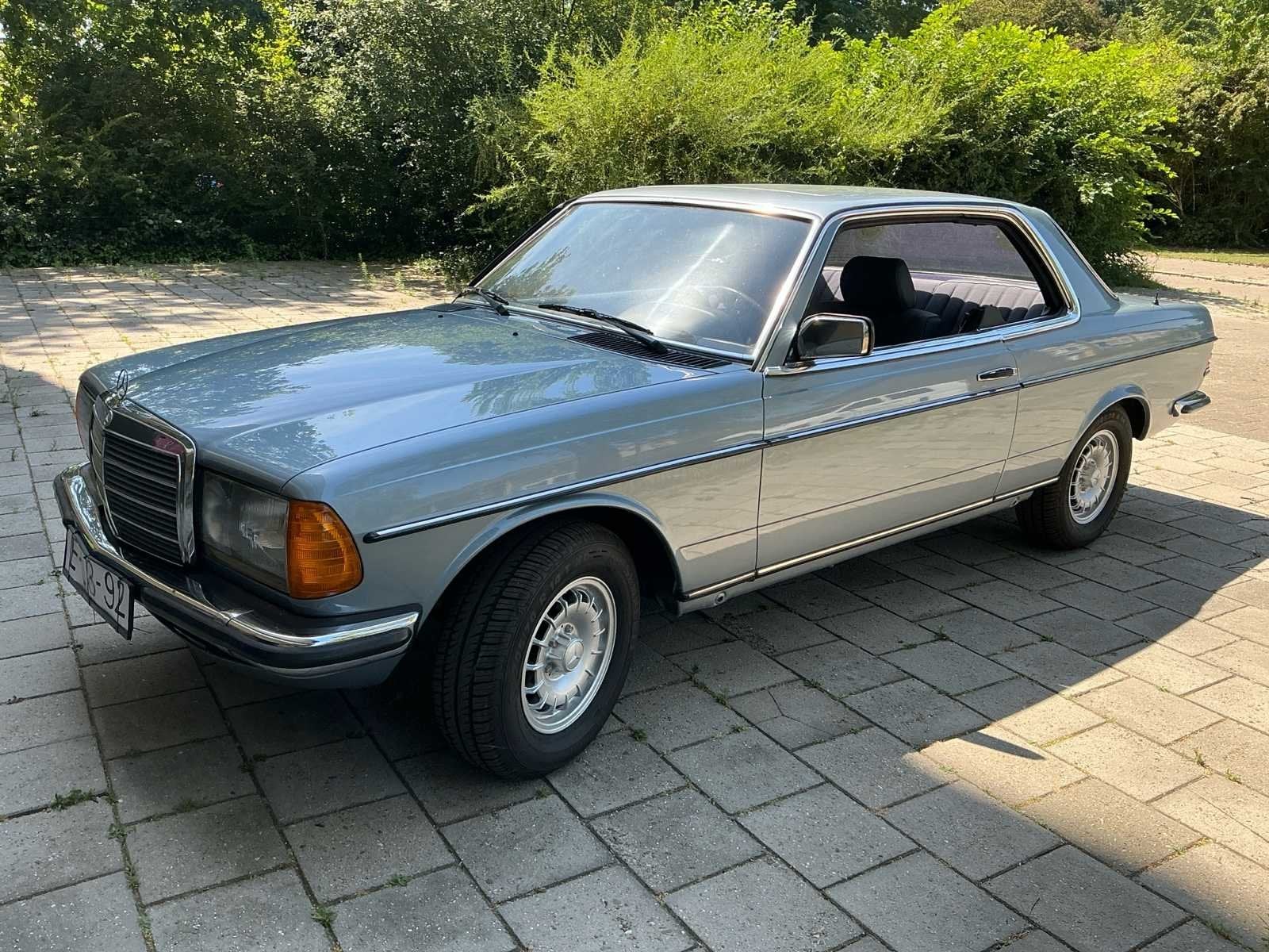 Mercedes-benz 230ce Oldtimer, Mercedes-Benz, Bedrijf, Handgeschakeld, Geïmporteerd