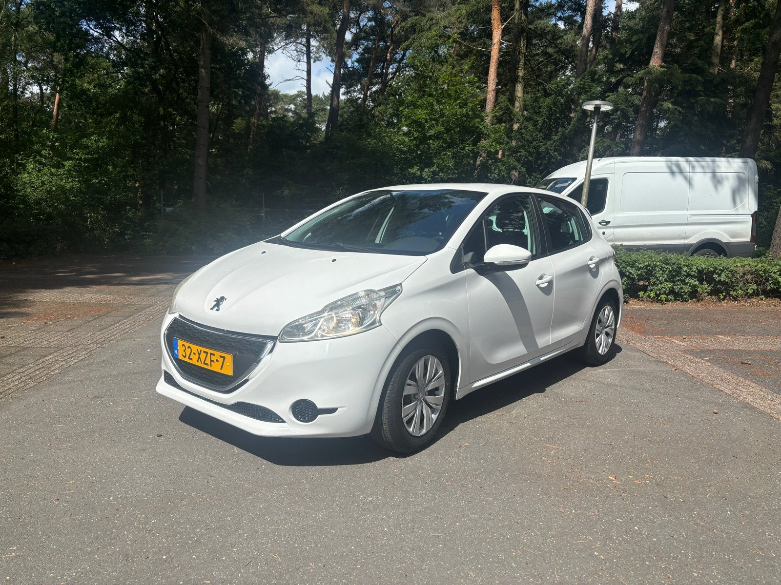 Peugeot 208 1.2 VTi 82PK 5D (102g) 2012 Wit, Auto's, Peugeot, Voorwielaandrijving, 31 €/maand, 1199 cc, Wit