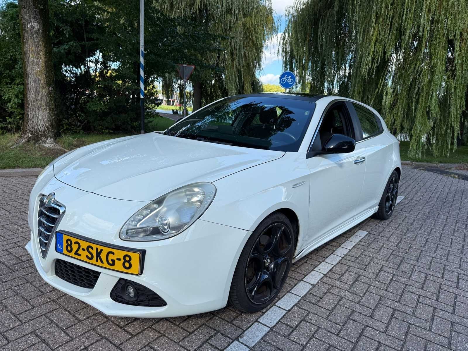 Alfa Romeo Giulietta 1.4 T Distinctive *, 82-SKG-8, Auto's, Voorwielaandrijving, Euro 5, Gebruikt, 4 cilinders