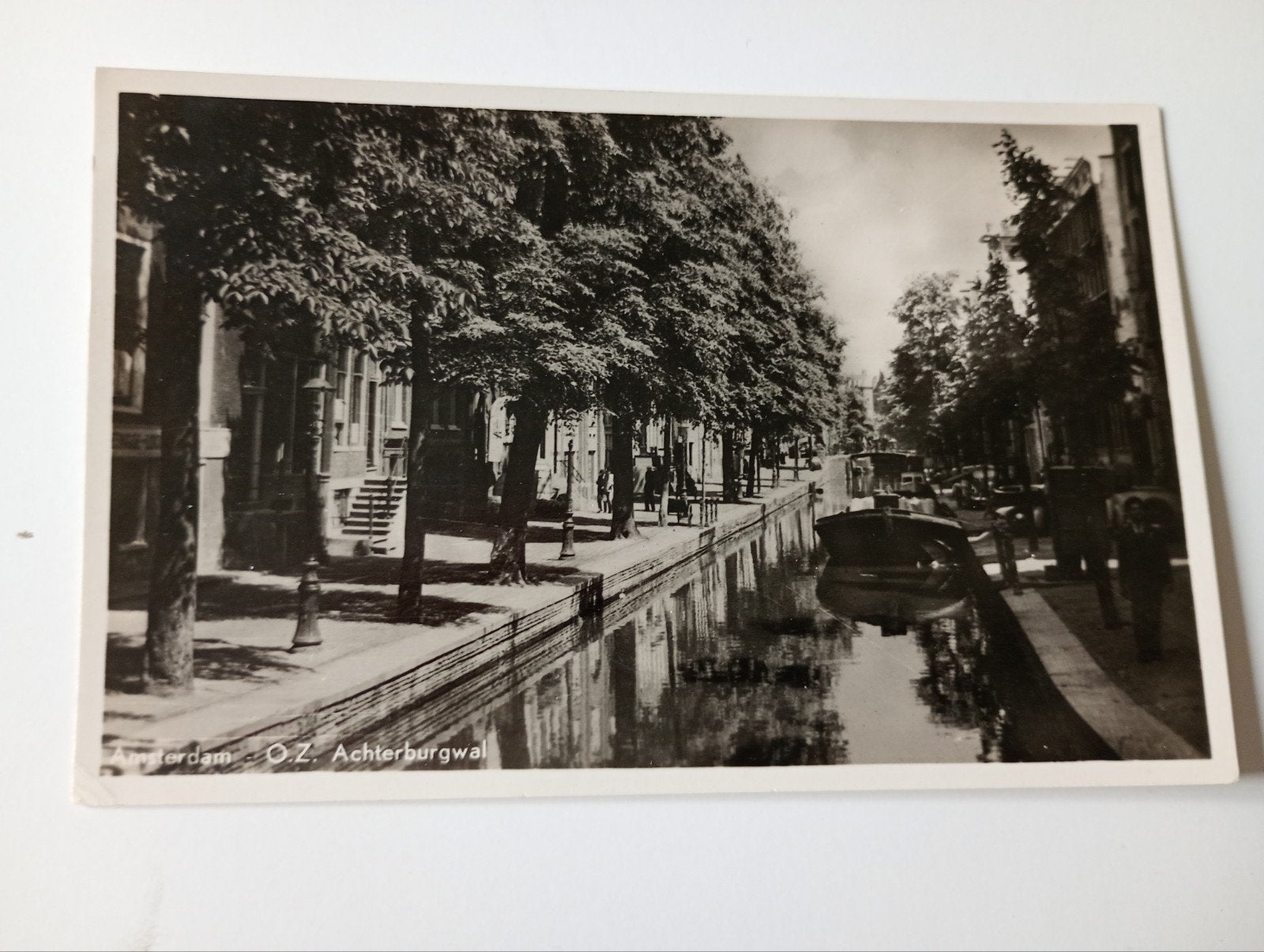 Amsterdam Oudezijds Achterburgwal 1950, Ophalen of Verzenden, 1940 tot 1960, Gelopen, Noord-Holland