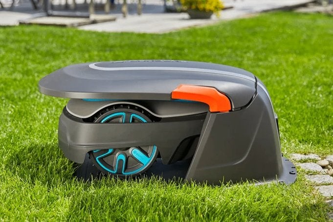 Gardena Sileno Smart 750 + garage (complete set), Bestuurbaar via app, Ophalen of Verzenden, Zo goed als nieuw, 20 tot 25 cm