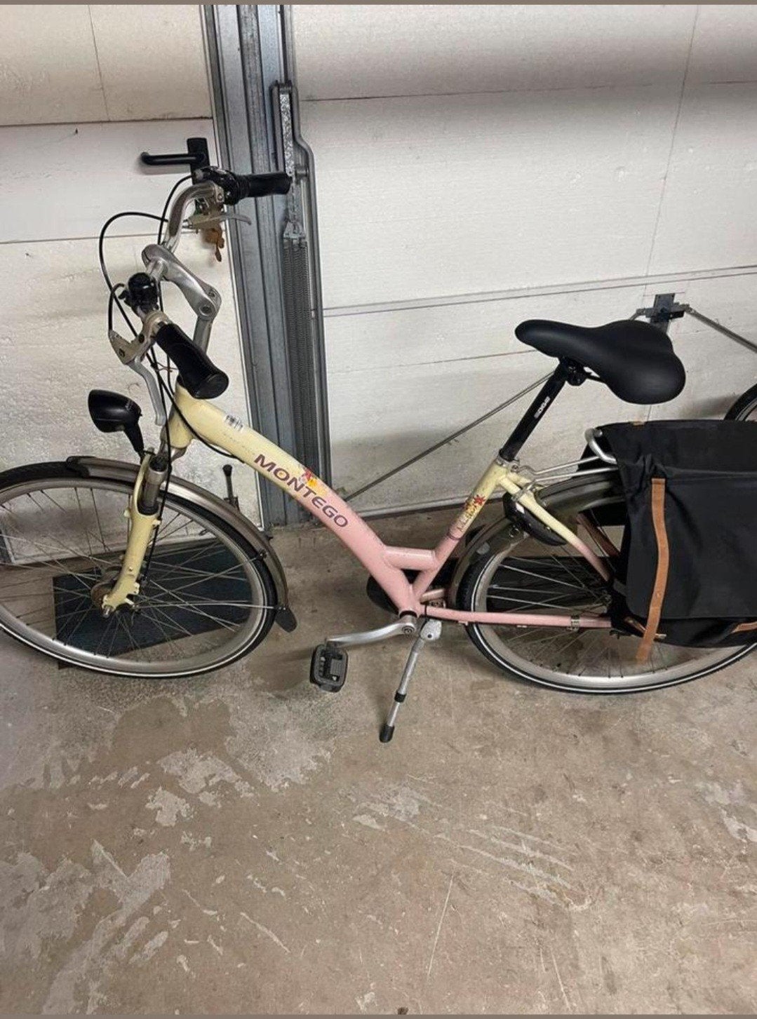 Montego damesfiets - opknapper, direct fietsbaar na oppompen, Velgrem, Versnellingen, Ophalen, Overige merken