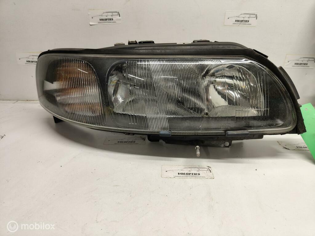 Koplamp rechts Volvo V70, XC70 (00-04), Gebruikt, Ophalen of Verzenden, Volvo, Volvo